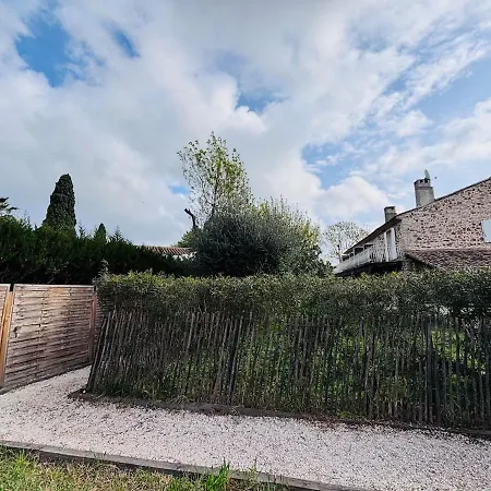 Apartamento Proche De La Avec Jardin Hyères